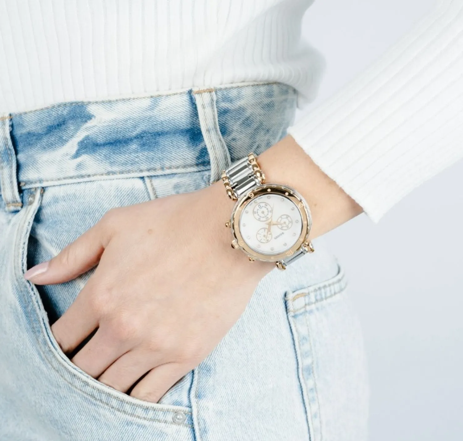 balmain_balmainia_chrono__2.webp Sale ia Chrono Lady B5638.33.85 DAMES Dames Horloges | Chronograaf Horloges