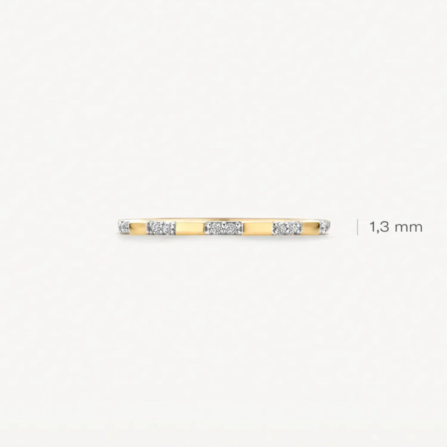 blush_ring_yzi_3-7.webp Clearance Ring 1260YZI Ringen | Zirconia En Synthetische Parels