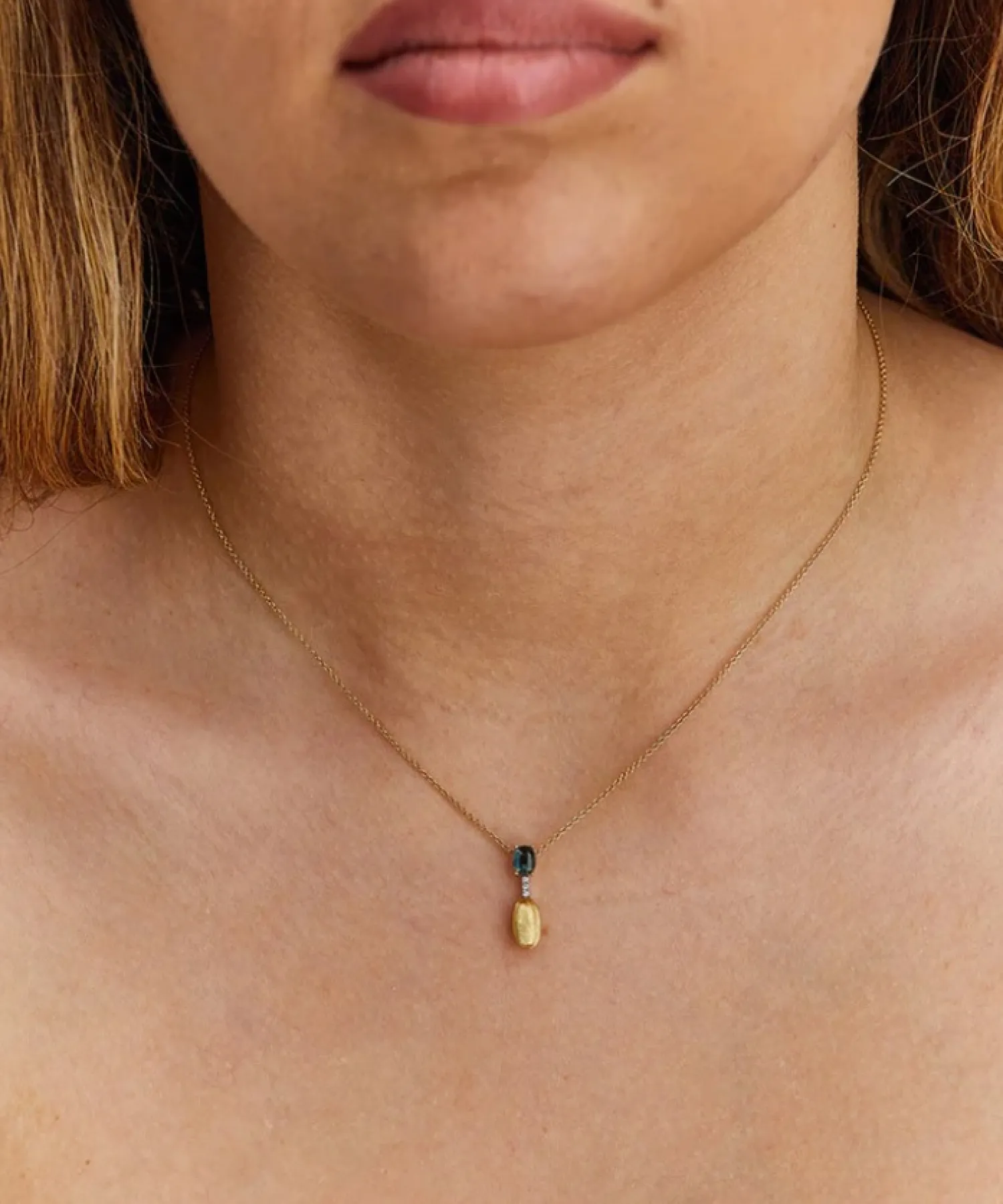 nanis_dancing_azure__cs_1.webp Online Dancing Azure - CS15-597 Colliers | Diamanten En Parels