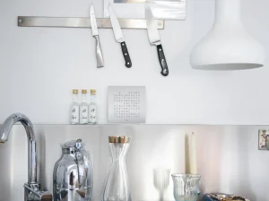 Discount Earth 13.5 - Full Metal Qlocktwo