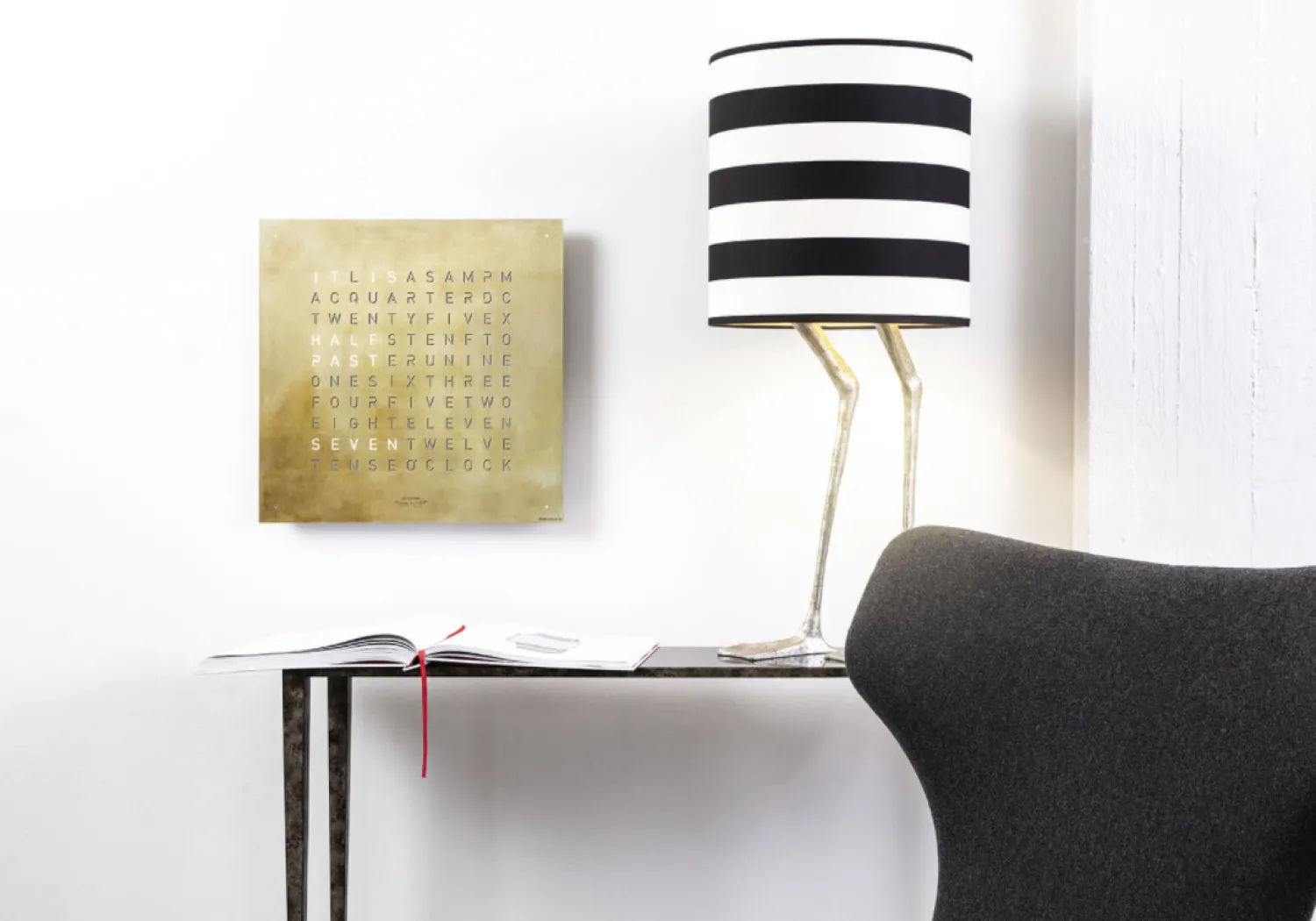 qlocktwo_earth__creators__1-1.webp Clearance Earth 45 Creator's Edition - Silver & Gold Qlocktwo